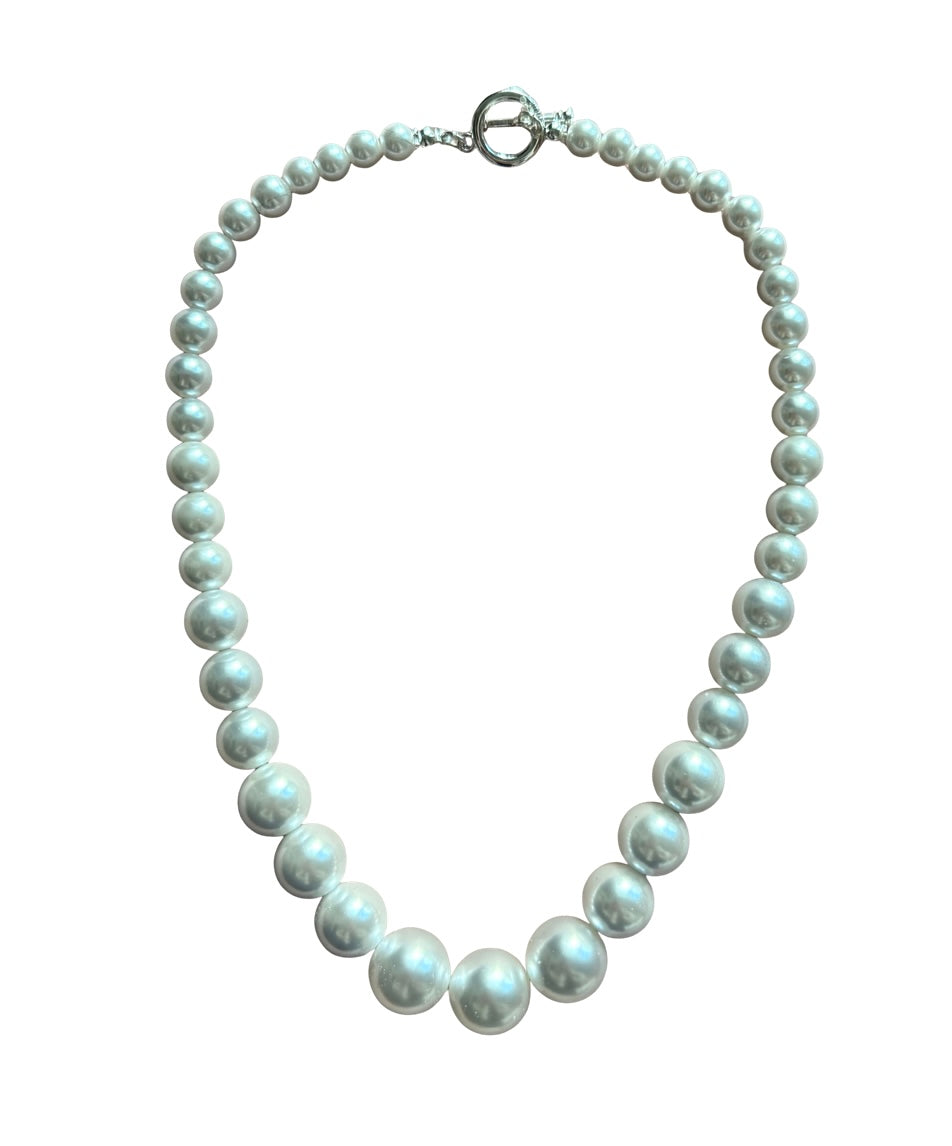 Suebelle's Single Row Pearl Necklace